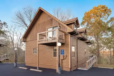 Image de Beautiful 4 Bedroom Chalet. 5 Miles from Dale Hollow Lake! #3