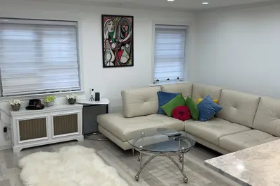 Image de Renovated-Jacuzzi Tub Home Nyc/Lga/Jfk Washer/Dryer