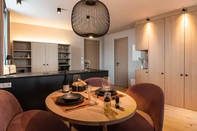 Image de Appartement dans un hôtel 'Apartment Harmony' avec vue sur la montagne, jardin commun et Wi-Fi