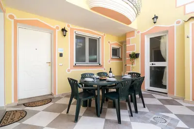 Image de Appartement 'Cala Goloritzè' avec vue sur les montagnes, terrasse privée et Wi-Fi