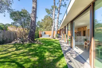 Image de Villa d'Architecte entre Centre-ville et plage