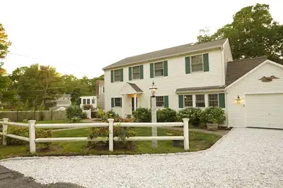 Image de Charming Retreat w/ Hot Tub nr Beaches, Trails