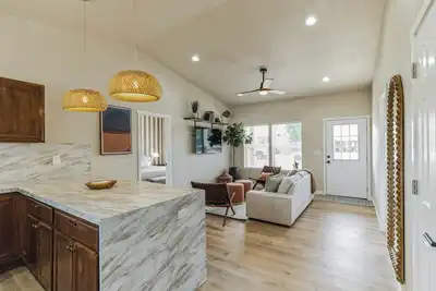 Image de Desert Bliss - Stylish Kennewick 2-bed Home