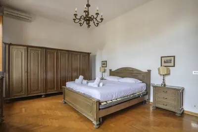 Image de Spacious 3 Bedroom in Residential Area