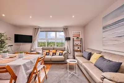 Image de Dunluce Park 4 ~ Stunning and Spacious Coastal Gem!