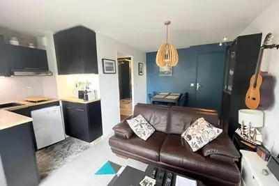 Image de Bel appartement 3 pièces avec Wifi, proche plage et commerces, balcon et parking privé.