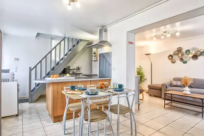 Image de Maison de ville avec 2 chambres et cuisine équipée au cœur de Cabourg, proche plage - 4 pers.