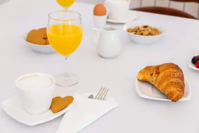 Image de Sea side villa with garden and pool