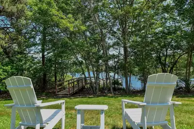 Image de Peaceful Waterfront Home w Private Dock!