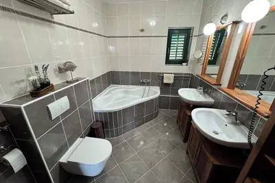 Image de Large 3 bedrooms apartment with private pool & stunning sea view