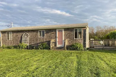 Image de Cozy Artist's Cottage by the Sea