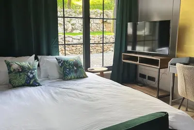 Image de St. Hedonist: New Unique Stone Villa with Seaview, Pool, Garden Grill and Parking