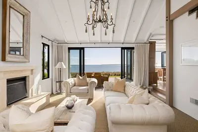 Image de Beachfront Mediterranean Villa