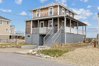 Image de \"On the Rocks\" - dog friendly Scituate Oceanfront!