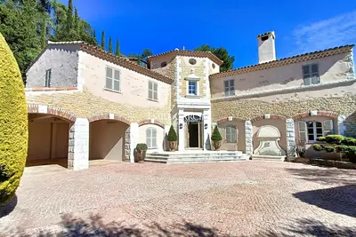 Image de Villa à Louer à Tourves Dans le Var, en Provence Verte