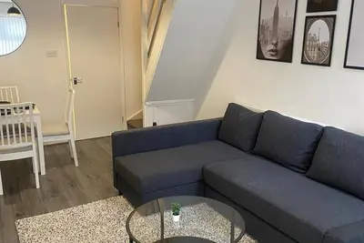 2 Bed House Sleeps 5 in Liverpool