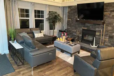 Image de Comfy, Cozy Cabin Near Gull Lake