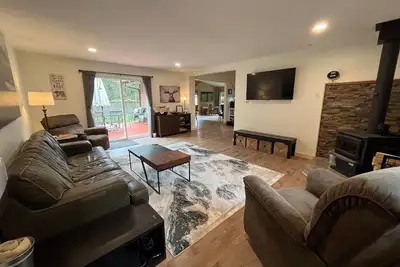 Image de Bear’s Den hideaway with hot tub