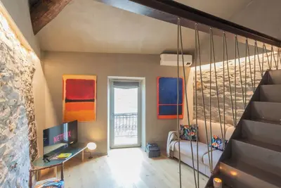 Image de Urio's Castle Suites