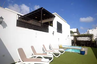 Image de Awesome Puerto del Carmen Villa | 3 Bedrooms | Villa Tacataca | Pool Table | Great Terrace Area