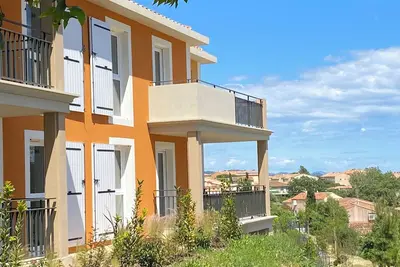 Image de Golfe de Saint Tropez. Appartement Avec Piscine Dans Résidence Neuve à Cogolin