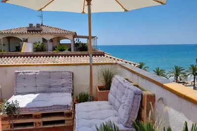 Image de Calafell Beachfront Escape. Spacious Attic with Rooftop Terrace and Pool.