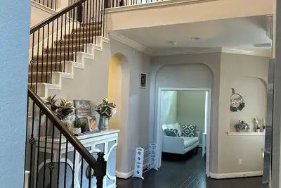 Image de 4 bedroom luxurious spacious, modern, safe family-friendly home in Katy