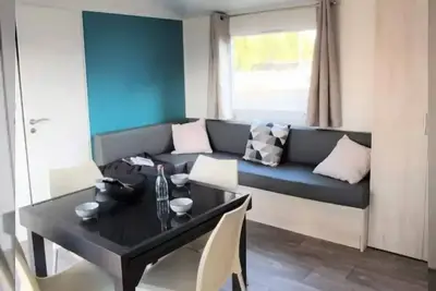 Image de Privilege 40-4 (Mobil-home) - Tv, Lv, grille-pain, caf expresso, 4 ch, env. 40m² - Max 7 Adultes / 8 personnes