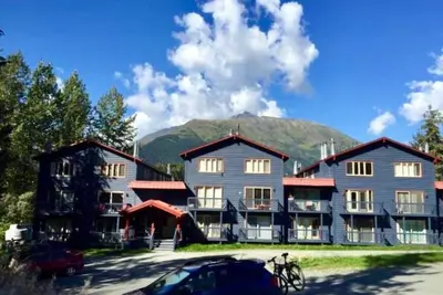 Image de Beautiful Girdwood Condo