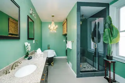 Image de Walkable Luxury 4 Br House