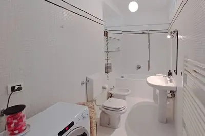 Image de 2 Bedroom Apartment in Como