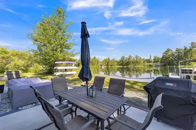 Image de Noble Cottage :Fall Foliage & Cozy Campfires – Your Autumn Escape!