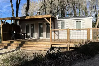 Image de Mobil-Home Confort 32m² Malaga - 3 chambres + Terrasse couverte, clim, Tv, Lave-vaisselle 6 personnes