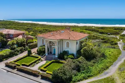 Image de Ocean Front LuxuryHome\nHalf Moon Bay, Ca