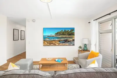 Image de 2br/2ba Close to Waikiki Beach w/ Free Parking!