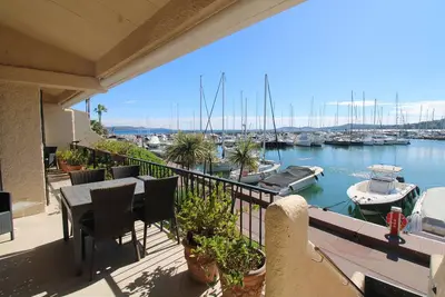 Image de Appartement pour 4 personnes avec vue sur mer et port au Golfe de St-Tropez