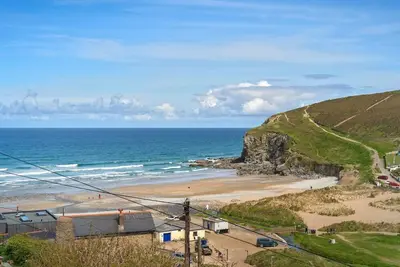 Image de Beautiful Home with Sea Views & Parking