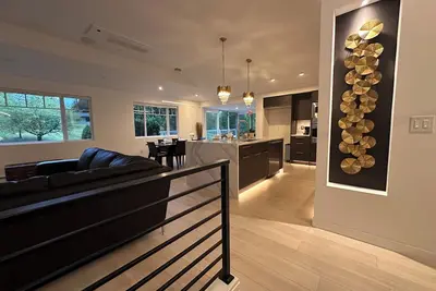 Image de Charming Modern Nest in Northwest.