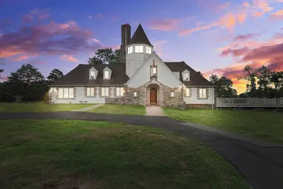 Image de Majestic Secluded Castle With Breathtaking Views
