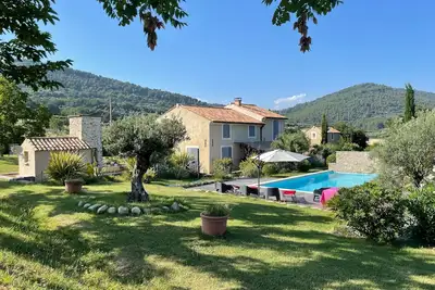 Image de Villa provençale 8 hôtes, piscine, oliveraie, en pleine nature à Manosque.