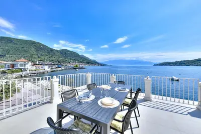 Image de La Vela Deluxe lakefront in Salò