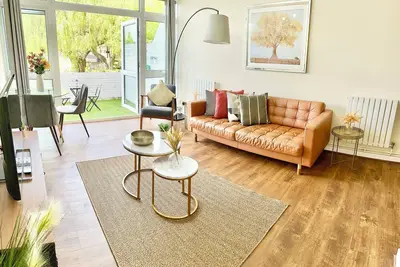 Image de Beautiful & Spacious 3 Bedrooms Flat with Free Parking & View
