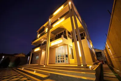 Image de Luxurious and private villa, 4km to Entebbe international airport and 2km to town