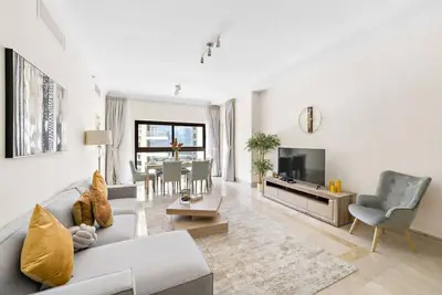 Image de 2br Apartment in Fairmont The Palm Beach Access