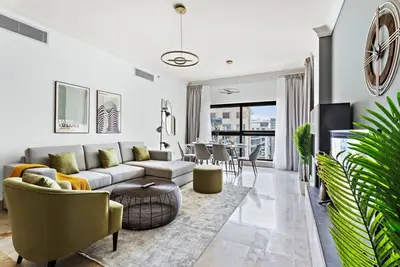 Image de Elegant 2br + Maids Room