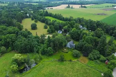 Image de Cloverhouse Estate - Private farmhouse near Magog w/ tennis court!