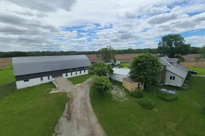 Image de Farmhouse 30 minutes from Lambeau Field and Appleton 50 minutes to Eaa Oshkosh