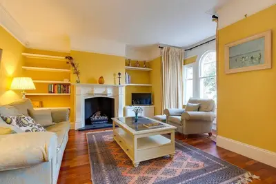 Pass the Keys | Spacious Victorian Home with Free Parking