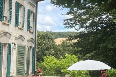 Image de 1h45 de Paris - Belle demeure - Portes de la Bourgogne - 10 à 12 Couchages