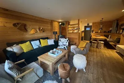 Image de Chalet, terrasse, cheminée ou poêle à bois, télévision, 150m², Vars